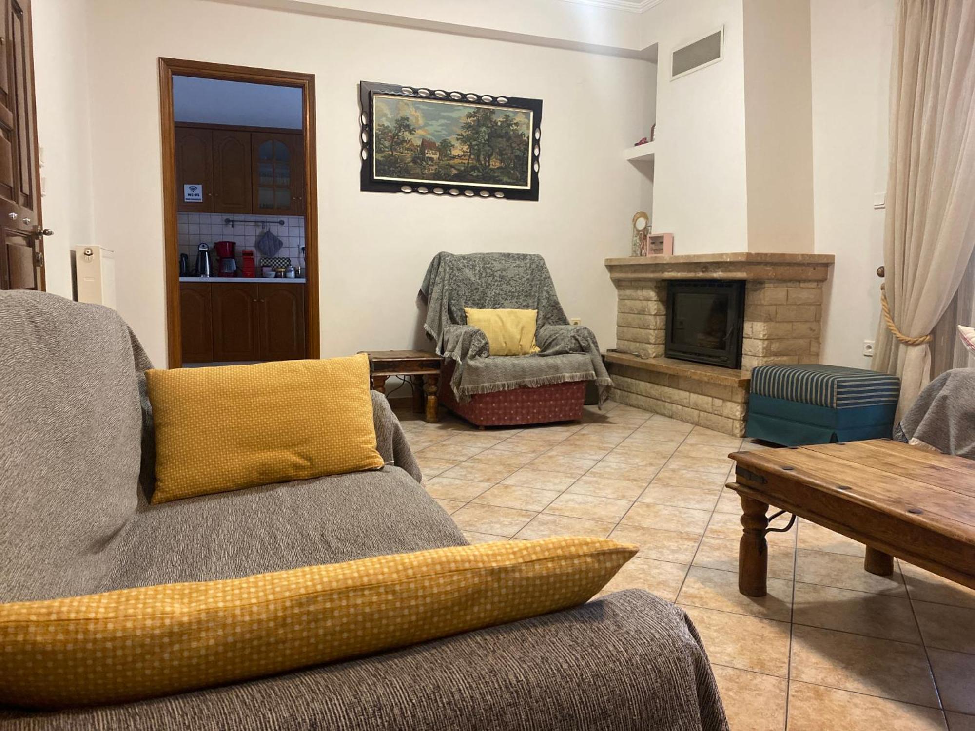 Cozy & Quiet City Apartment Tríkala エクステリア 写真