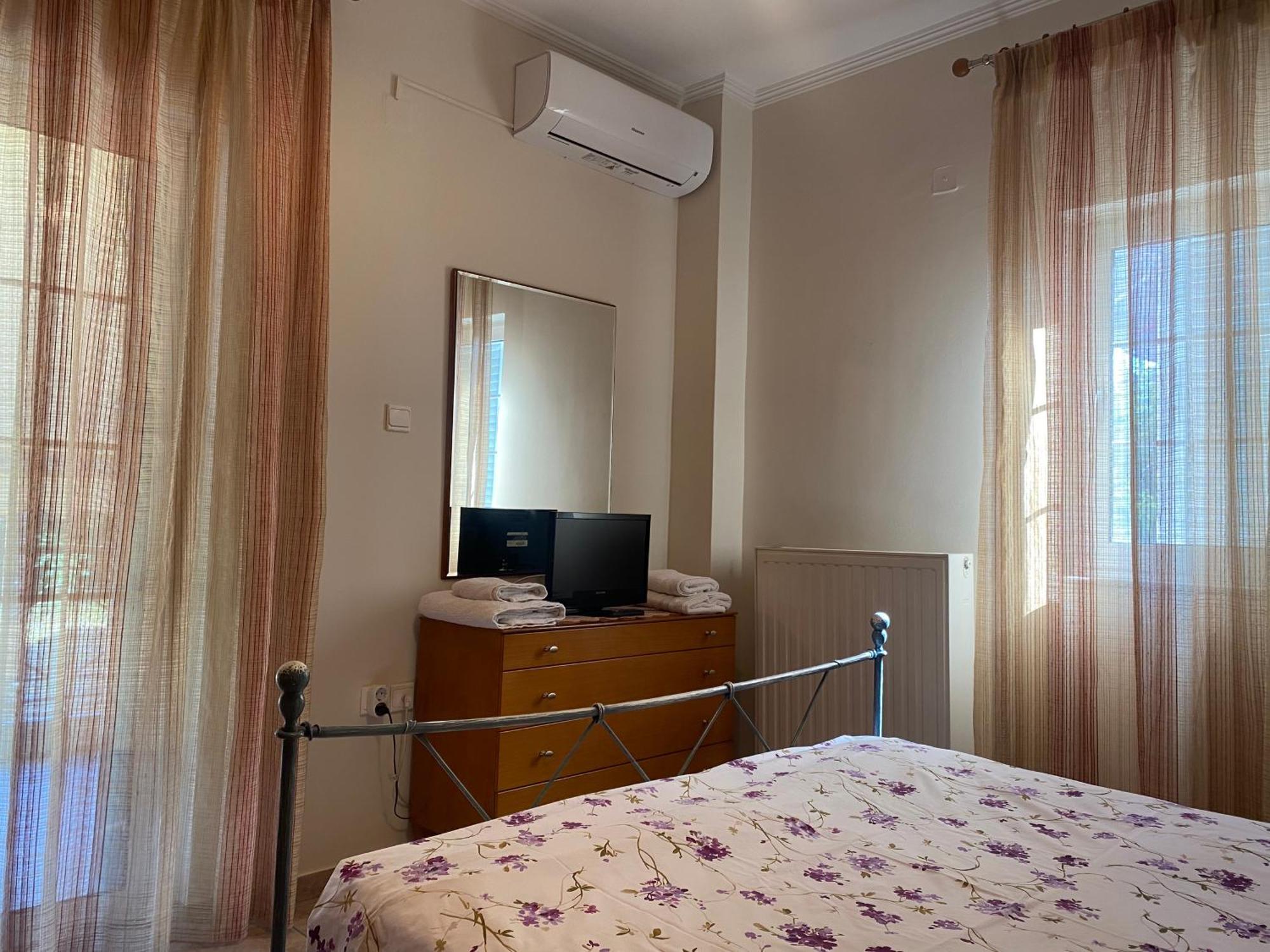 Cozy & Quiet City Apartment Tríkala エクステリア 写真