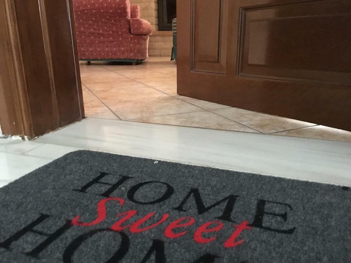 Cozy & Quiet City Apartment Tríkala エクステリア 写真